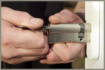 Albany Park IL Locksmith Store Albany Park, IL 773-664-0683